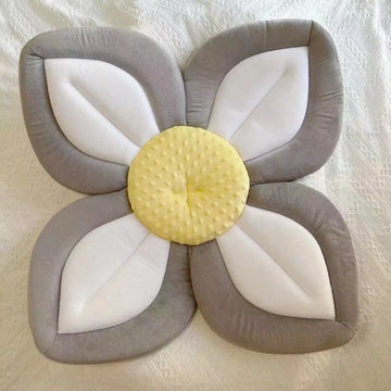Baby bath mat can lie down fold newborn creative flower bath mat baby bath lotus safety cushion